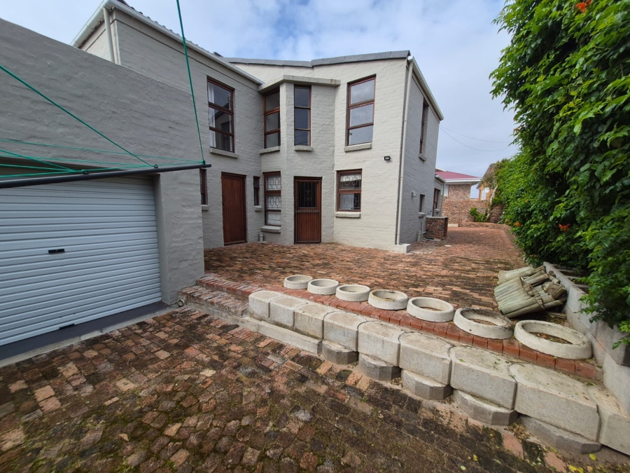 5 Bedroom Property for Sale in Bayview Western Cape